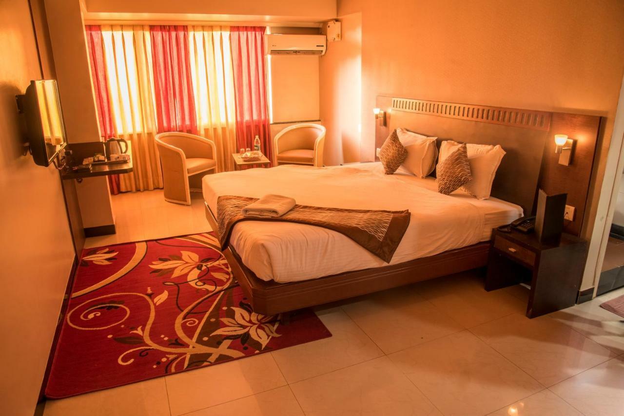 Hotel Ayodhya Kolhapur Exterior foto