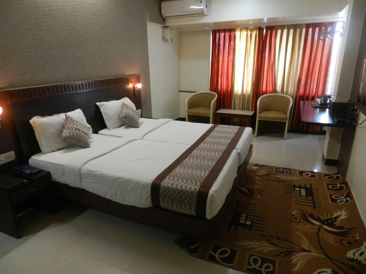 Hotel Ayodhya Kolhapur Exterior foto