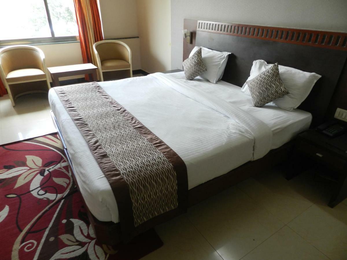 Hotel Ayodhya Kolhapur Exterior foto